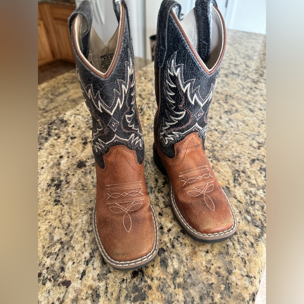 Toddler Cody James Boots EUC